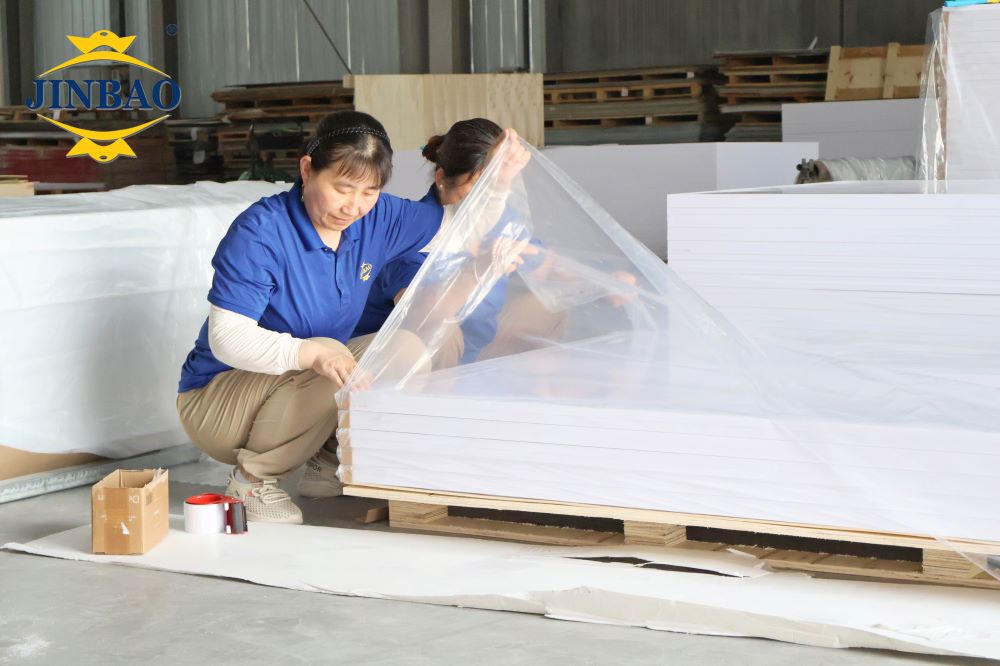 How to Choose the Right PVC Foam Board for Your Needs: A Comprehensive Guide كيفية اختيار لوح الرغوة PVC المناسب لاحتياجاتك: دليل شامل