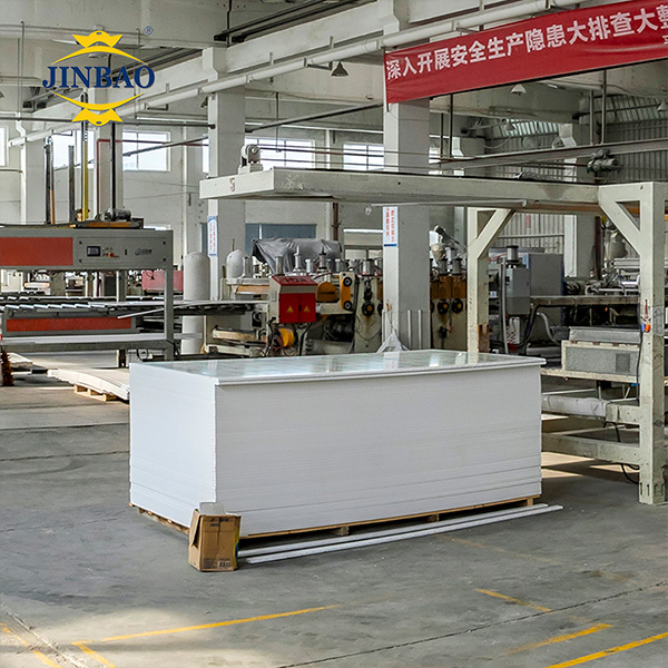 كيفية اختيار أفضل طرق العناية بلوحة الخزانة البلاستيكية: نصائح للصيانة وطول العمر