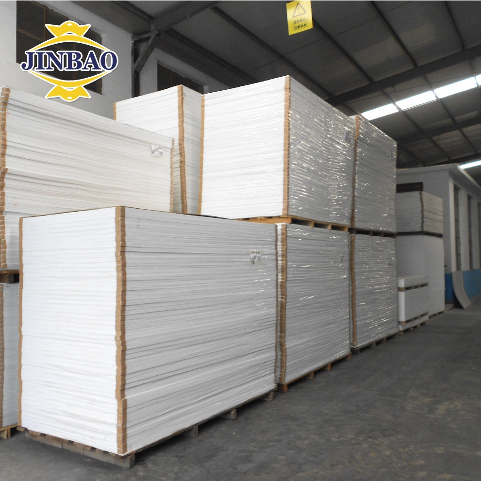 الدليل الكامل لألواح الرغوة البلاستيكية: الخصائص والاستخدامات والفوائد